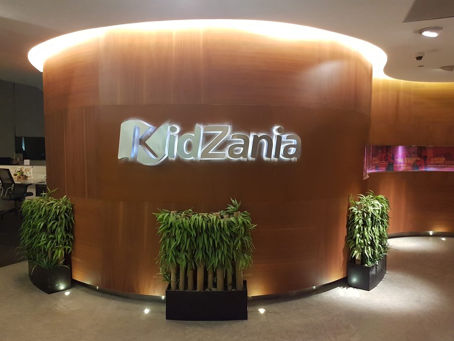 Letras corpóreas iluminadas KidZania